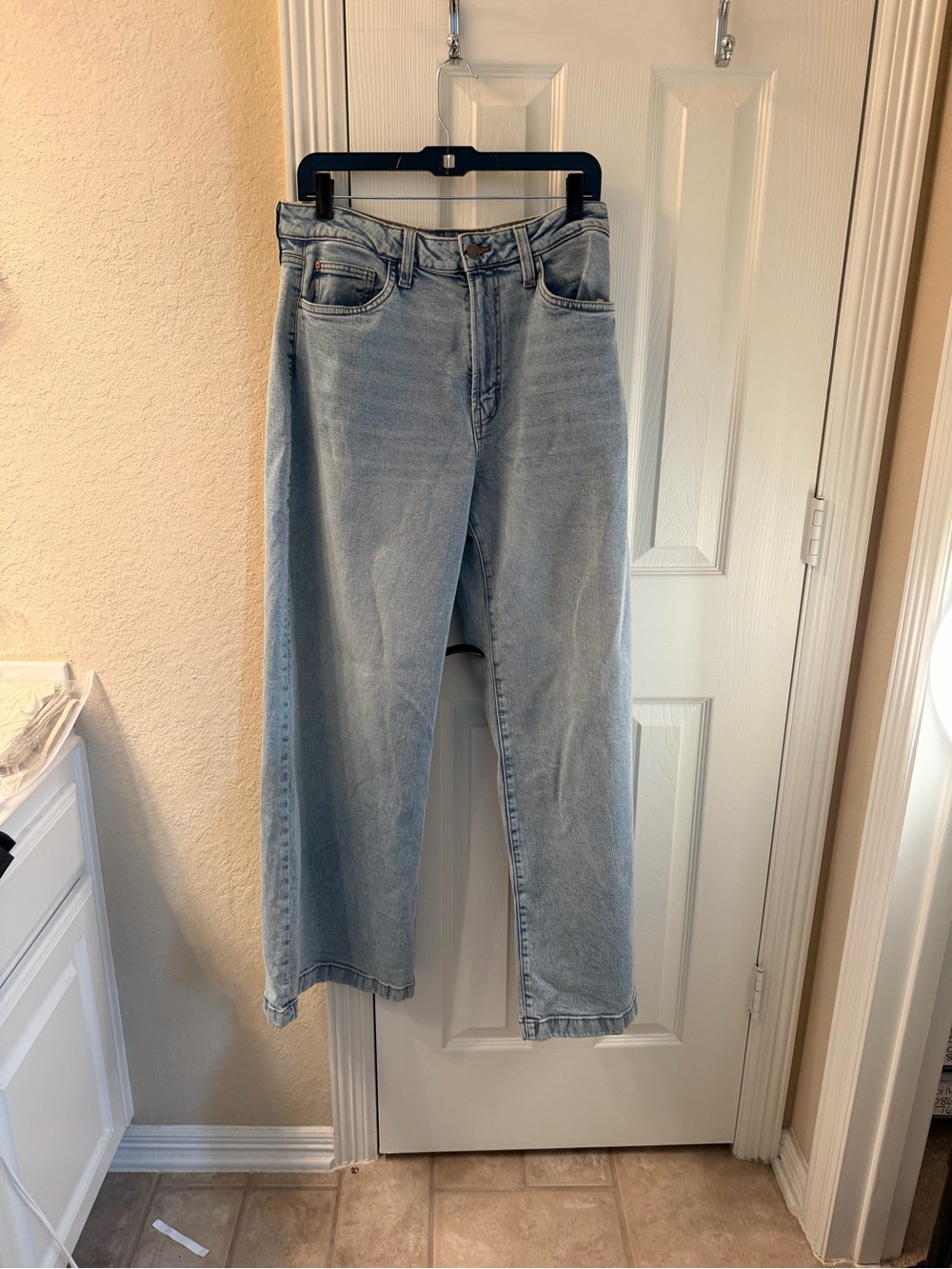 Hudson Light Wash wide  Leg Jeans - Picture 2 of 12